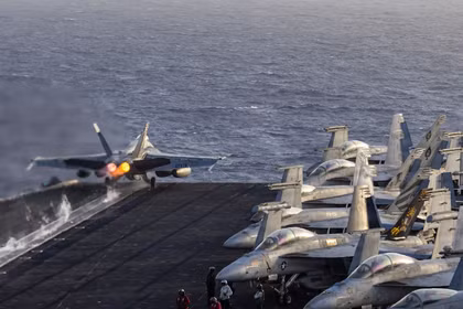 Tàu sân bay USS Abraham Lincoln được triển khai ở Trung Đông.