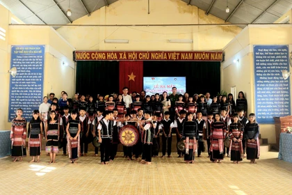 Ra mắt Câu lạc bộ “Cồng chiêng thanh thiếu nhi” tại Trường PTDT Nội trú THCS Kbang