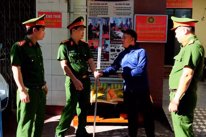 Gia Lai - Đội Cảnh sát 113 triển khai mô hình “Đổi gạo lấy vũ khí” để bảo đảm ANTT