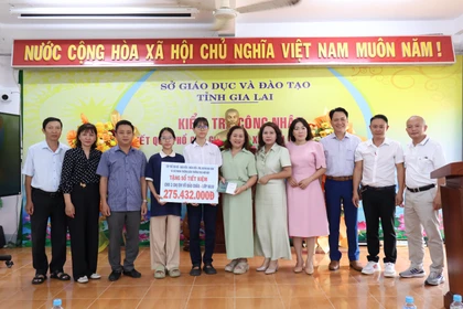 Trường THCS Ngô Mây trao sổ tiết kiệm hơn 275 triệu đồng hỗ trợ học sinh mồ côi