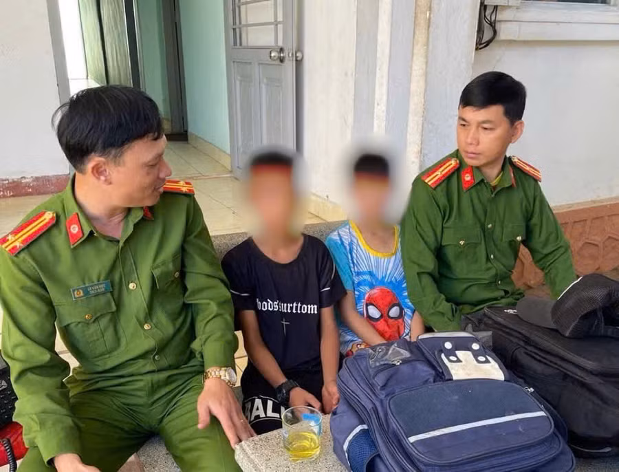 luc-luong-canh-sat-113-da-phat-hien-2-be-trai-bo-nha-di-anh-van-hoc.jpg