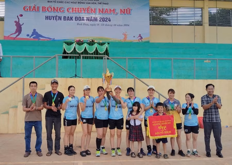 cac-co-gai-cua-doi-bong-nong-truong-doan-ket-gianh-chuc-vo-dich-o-noi-dung-cua-nu-anh-nguyen-hong-8671.jpg