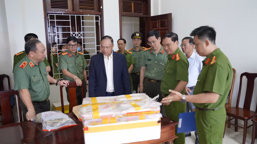 luc-luong-cong-an-da-thu-giu-gan-3-kg-ma-tuy-cac-loai-khi-triet-pha-tu-diem-tai-phuong-an-phu-anh-thuy-trinh.jpg