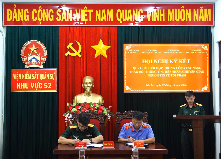 dai-dien-lanh-dao-vien-ksnd-khu-vuc-5-ky-ket-cung-vien-ksqs-khu-vuc-52-anh-duong-nguyen.jpg