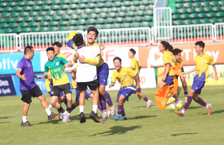 u14-ha-noi-da-ghi-ten-vao-tran-chung-ket-festival-bong-da-quoc-te-u14-gia-lai-2026-sau-chien-thang-kich-tinh-anh-van-ngoc.jpg