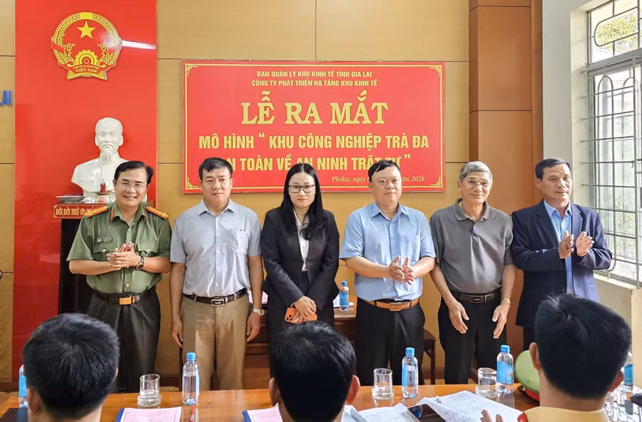 nhieu-don-vi-lien-quan-tham-gia-le-ra-mat-mo-hinh-anh-hoang-thuy.jpg