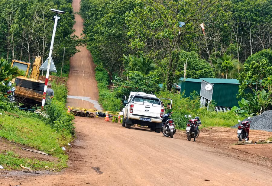 nu-sinh-di-xe-dap-dien-nga-tu-vong-thuong-tam-tren-duong-di-hoc.jpg