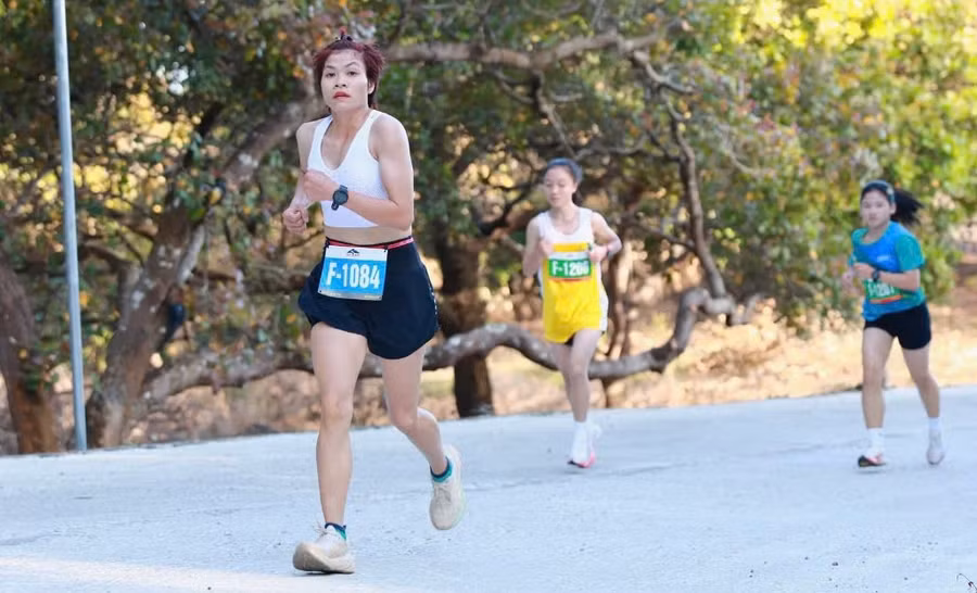 nguyen-thi-thu-thao-bia-trai-da-gianh-giai-khuyen-khich-o-cu-ly-54-km-nu-tuyen-anh-quoc-viet.jpg