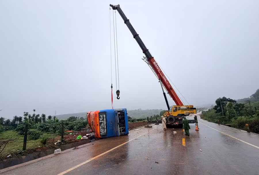 duong-quoc-lo-19-tuyen-tranh-pleiku-tung-xay-ra-vu-tai-nan-lat-xe-khach-hien-da-duoc-thong-tuyen-dua-vao-khai-thac-su-dung-anh-van-ngoc.jpg