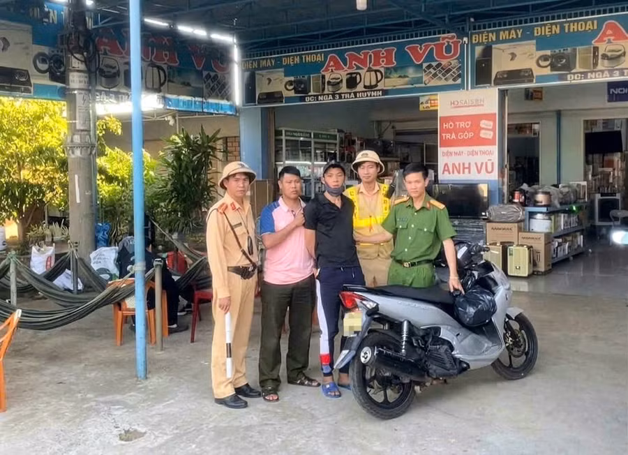 cong-an-phuong-pleiku-quyet-liet-tran-ap-toi-pham-ma-tuy.jpg