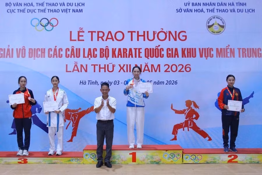 doan-gia-lai-thu-2-tu-phai-qua-da-ginah-den-19-huy-chuong-o-giai-vo-dich-cac-cau-lac-bo-karate-quoc-gia-khu-vuc-mien-trung-lan-thu-xii-anh-cong-tuan.jpg
