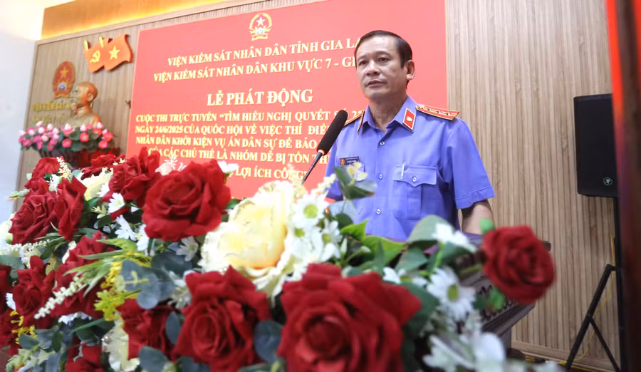 vien-truong-vksnd-khu-vuc-7-gia-lai-phat-bieu-phat-dong-cuoc-thi-anh-van-ngoc.jpg