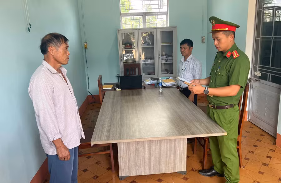 doi-tuong-hong-bia-trai-da-bi-khoi-to-vi-thai-hon-240-tan-chat-thai-tu-trang-trai-nuoi-heo-ra-ngoai-moi-truong-anh-tuan-anh.jpg
