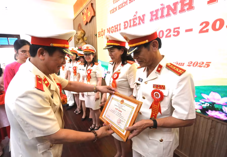 22-ca-nhan-duoc-khen-thuong-trong-dot-nay-anh-van-ngoc.jpg