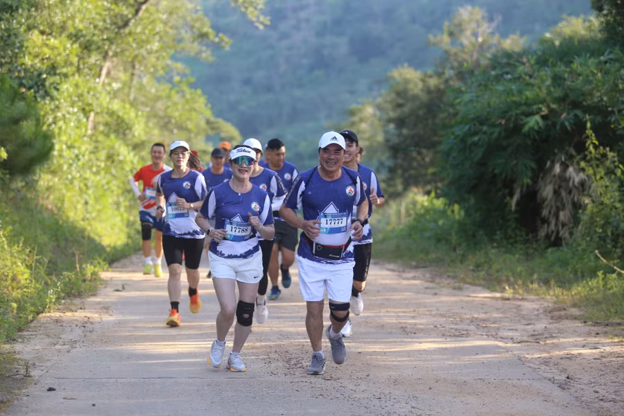 hang-tram-runner-rang-ro-chinh-phuc-dinh-po-yau-anh-van-ngoc-5591.jpg