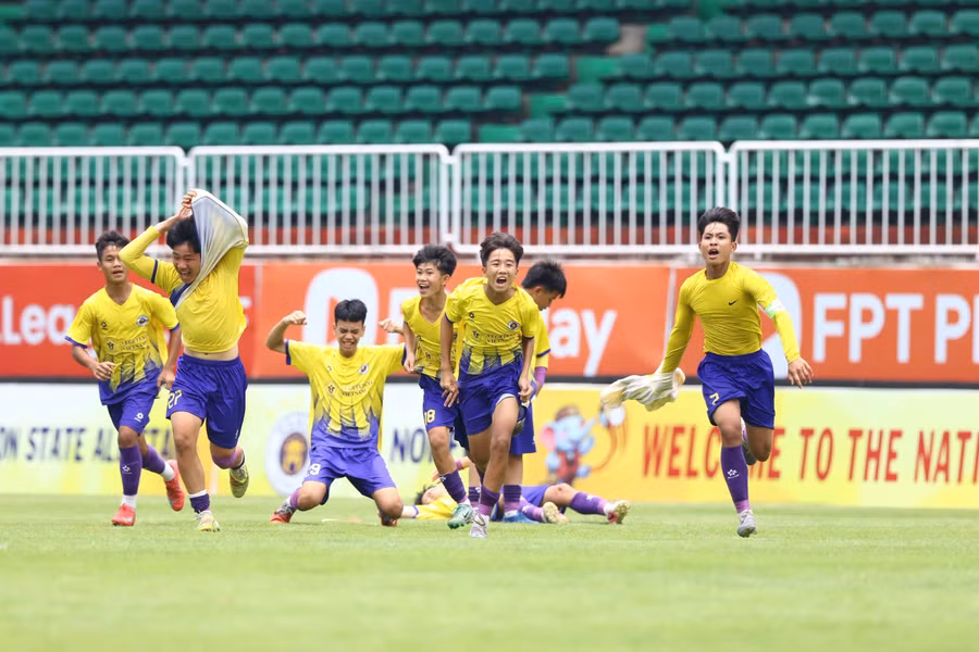 u14-ha-noi-vuot-qua-u14-slna-tren-cham-penalty-can-nao-anh-van-ngoc.jpg