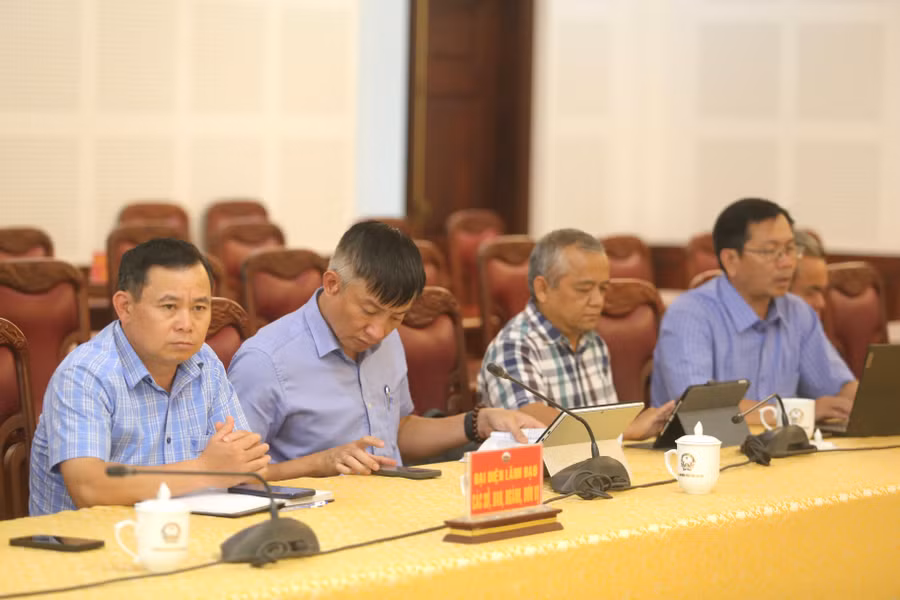 cac-dai-bieu-lang-nghe-lanh-dao-cac-bo-nganh-quan-triet-mot-so-luat-nghi-quyet-moi-duoc-thong-qua-anh-van-ngoc.jpg