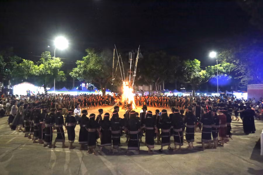 ubnd-huyen-mang-yang-to-chuc-nhieu-hoat-dong-phong-phu-nhan-dip-ky-niem-nay-anh-van-ngoc-7559.jpg