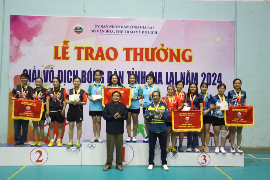 huyen-chu-prong-gianh-giai-nhat-o-noi-dung-dong-doi-nu-anh-van-ngoc.jpg