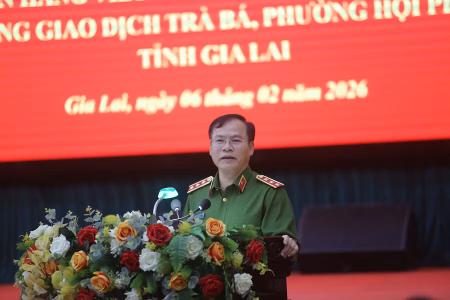 thuong-tuong-nguyen-van-long-thu-truong-bo-cong-an-phat-bieu-tai-buoi-hop-bao-anh-van-ngoc.jpg