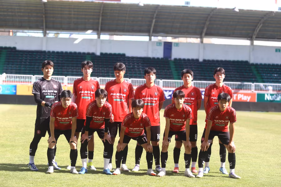 cac-cau-thu-pulse-nine-fc-da-duoc-trai-nghiem-choi-bong-tai-san-pleiku-anh-van-ngoc.jpg