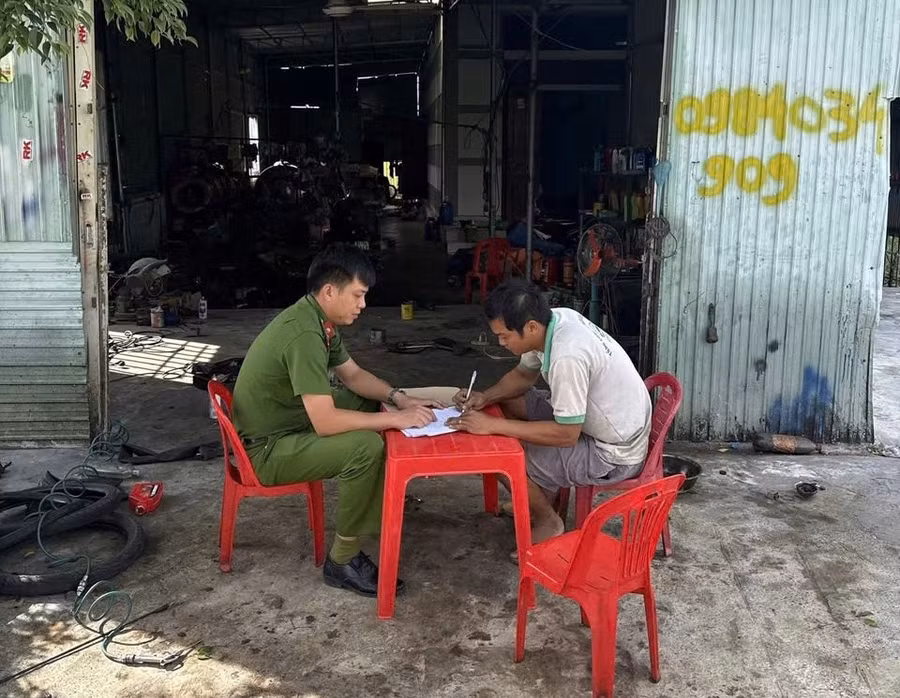 dai-dien-5-co-so-da-ky-cam-ket-khong-22do-che22-xe-gay-mat-trat-tu-an-toan-giao-thong-anh-van-tuan.jpg