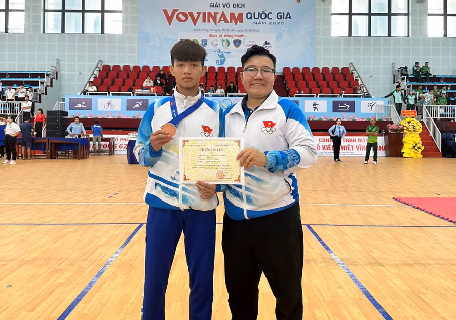 nguyen-xuan-tuan-long-trai-gianh-tam-huy-chuong-dong-cho-doan-gia-lai-anh-thien-binh.jpg