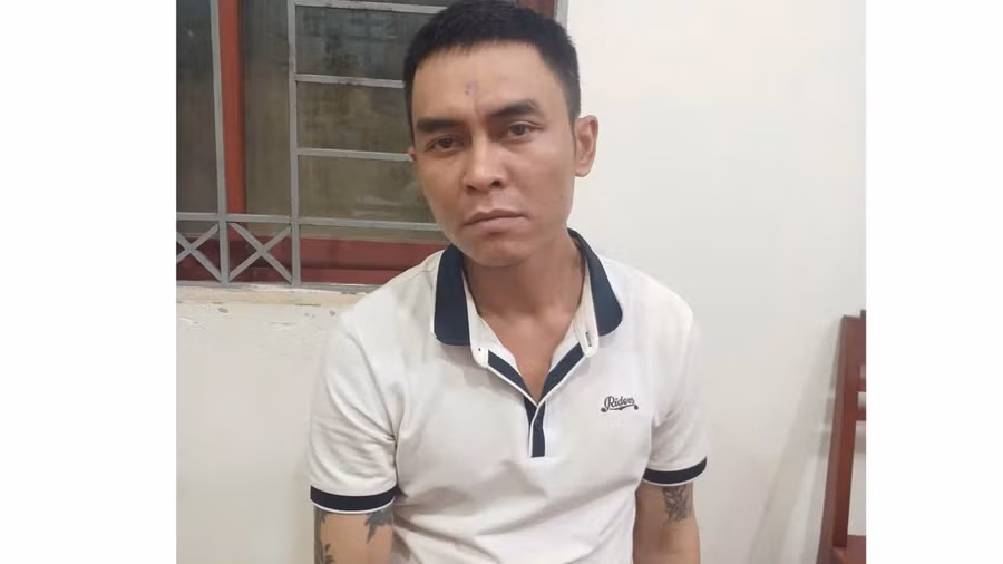 bat-khan-cap-doi-tuong-cuop-giat-dien-thoai-cua-nu-sinh.jpg