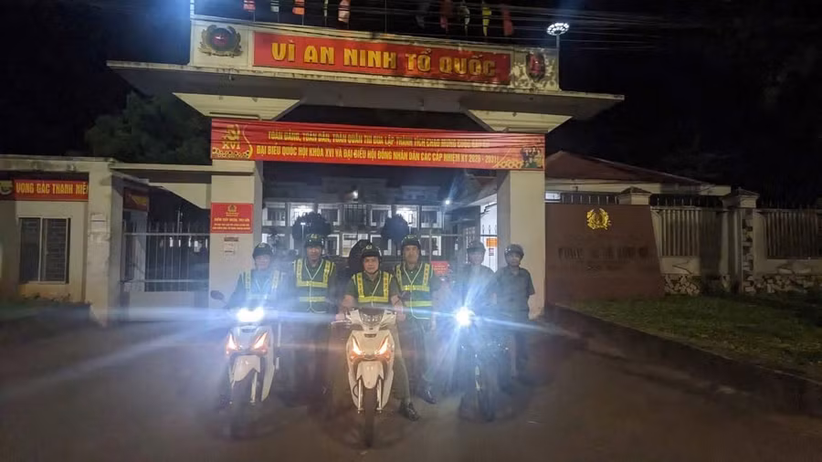 cong-an-xa-chu-se-duy-tri-cac-to-tuan-tra-vao-ban-dem-de-kip-thoi-phat-hien-ngan-chan-toi-pham-anh-dvcc.jpg