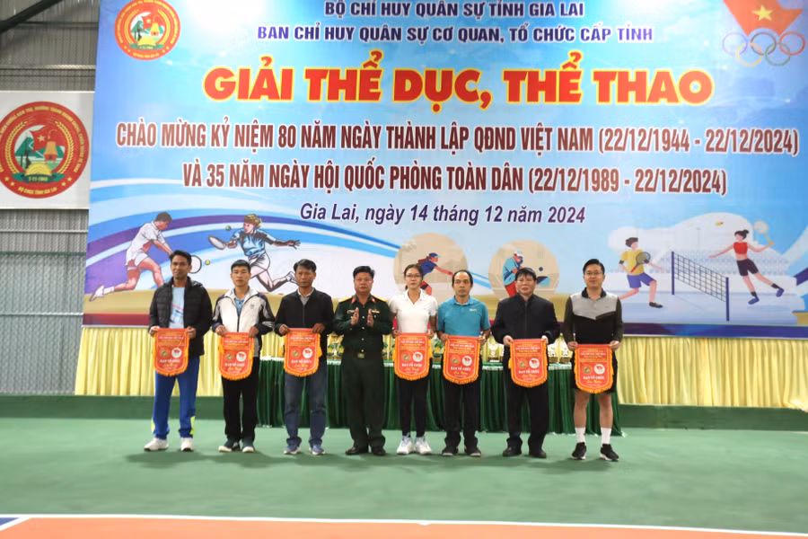 giai-quy-tu-hon-70-van-dong-vien-tham-gia-anh-van-ngoc.jpg