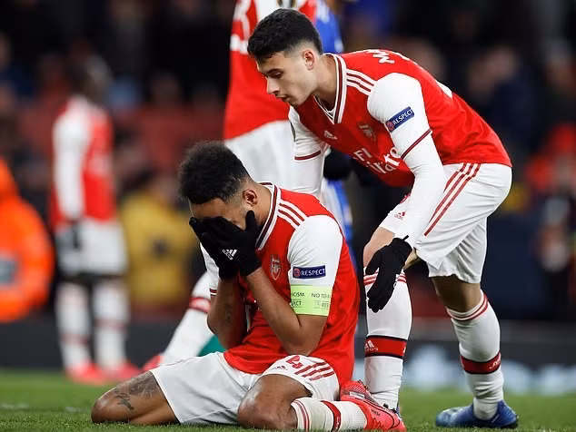 arsenal-da-roi-vao-vet-truot-dai-suot-hang-chuc-nam-khong-co-danh-hieu-lon-anh-getty.jpg