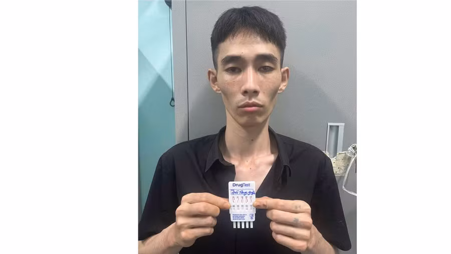 bat-doi-tuong-tang-tru-trai-phep-gan-2-gam-ma-tuy-da.jpg