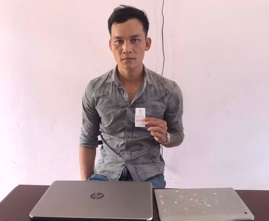 doi-tuong-trong-da-bi-bat-giu-cung-tang-vat-anh-dvcc.jpg