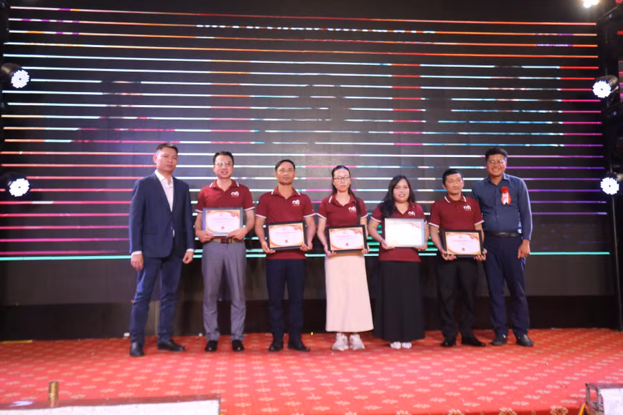 olam-gia-lai-da-trao-21-giai-thuong-cho-nhan-vien-xuat-sac-trong-dip-nay-anh-van-ngoc.jpg