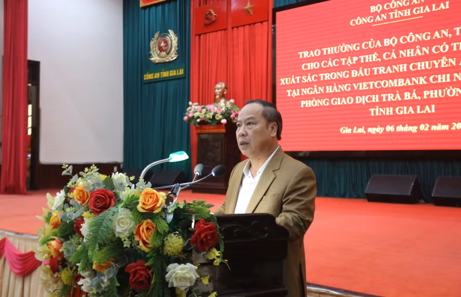 pho-bi-thu-tinh-uy-chau-ngoc-tuan-bieu-duong-thanh-cong-cua-chuyen-an-anh-van-ngoc.jpg