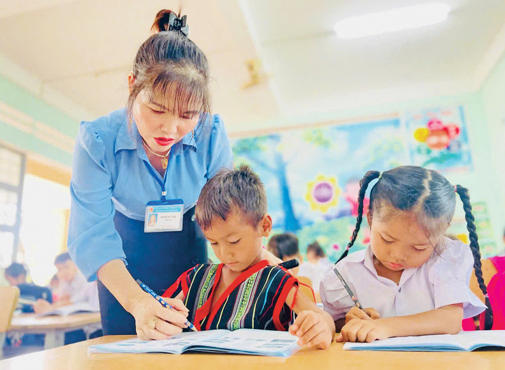 Các trường học trên địa bàn tỉnh tăng cường đổi mới phương pháp dạy học phù hợp với từng đối tượng học sinh DTTS. Ảnh: T.D 1-9470.jpg
