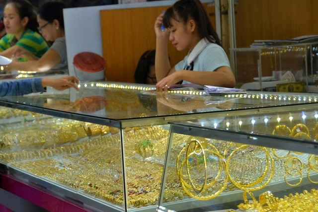 Giá vàng hôm nay của thế giới giảm mạnh Giá vàng hôm nay của thế giới giảm mạnh