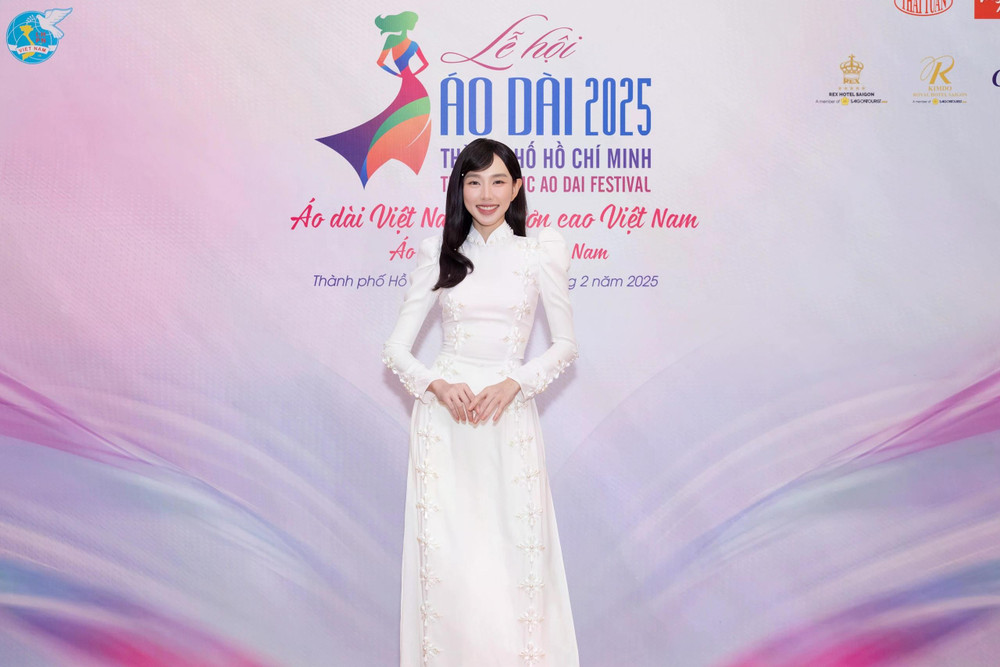Hoa hậu Thùy Tiên xinh đẹp rạng rỡ khi mặc áo dài tham dự sự kiện Hoa hậu Thùy Tiên xinh đẹp rạng rỡ khi mặc áo dài tham dự sự kiện