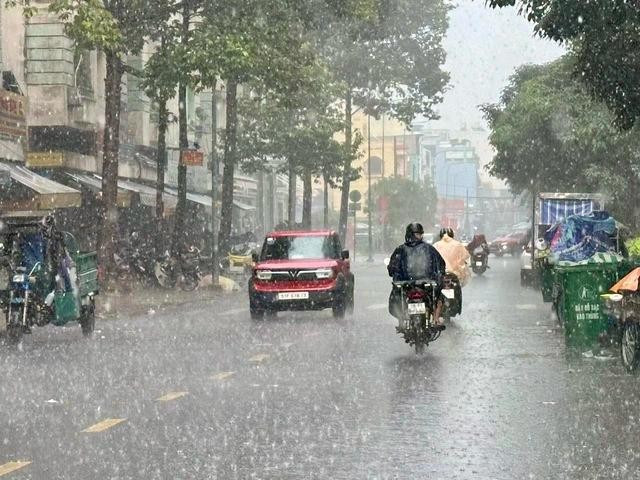 Nam bộ hứng mưa trái mùa đến đầu tháng 4 Nam bộ hứng mưa trái mùa đến đầu tháng 4