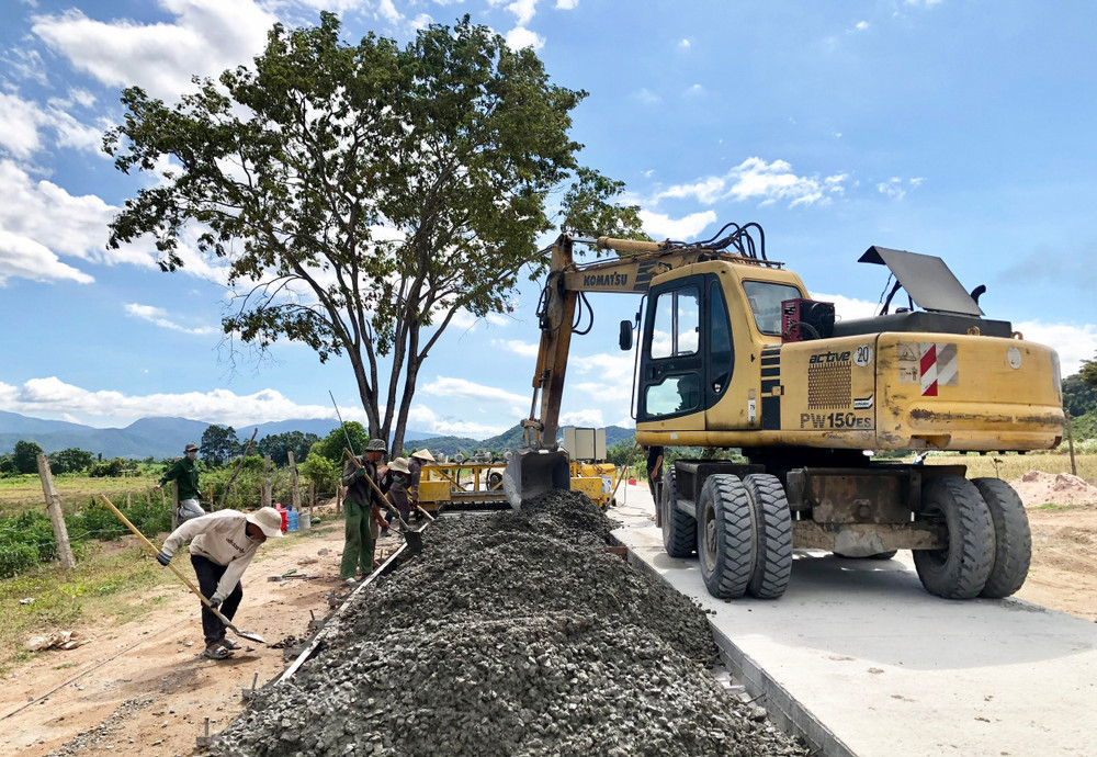 Dự án đường giao thông kết nối các xã Ia Mlah, Phú Cần và thị trấn Phú Túc được triển khai hoàn thành năm 2024. Ảnh: L.N du-an-duong-giao-thong-ket-noi-cac-xa-ia-mlah-phu-can-va-thi-tran-phu-tuc-duoc-trien-khai-hoan-thanh-nam-2024.jpg