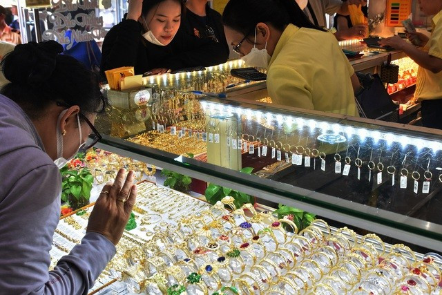 Giá vàng thế giới tiếp tục nóng lên Giá vàng thế giới tiếp tục nóng lên