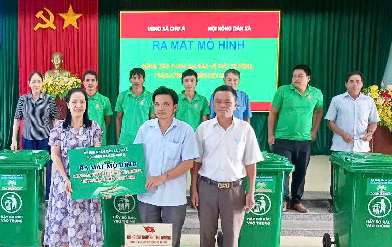 Hội Nông dân xã Chư Á thành lập Tổ nông dân tham gia bảo vệ môi trường thích ứng với biến đổi khí hậu. Ảnh: G.H hoi-nong-dan-xa-chu-a-thanh-lap-to-nong-dan-tham-gia-bao-ve-moi-truong-thich-ung-voi-bien-doi-khi-hau.jpg