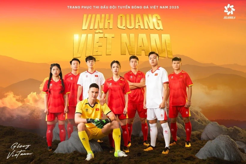 Liên đoàn Bóng đá Việt Nam kỳ vọng với bộ trang phục phiên bản mới, các tuyển thủ sẽ tiếp tục chinh phục những thử thách, khẳng định vị thế của "Những Chiến binh Sao Vàng" trên đấu trường khu vực và quốc tế. (Ảnh: VFF) untitled-2810.jpg