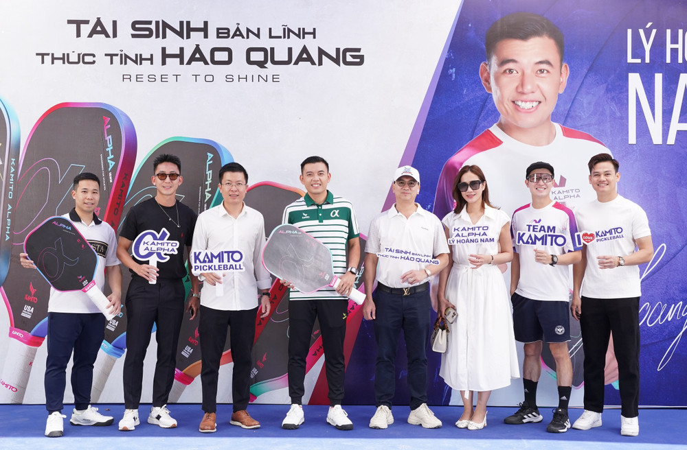Lý Hoàng Nam và bạn bè trong ngày ra mắt dòng vợt Kamito Alpha Lý Hoàng Nam và bạn bè trong ngày ra mắt dòng vợt Kamito Alpha