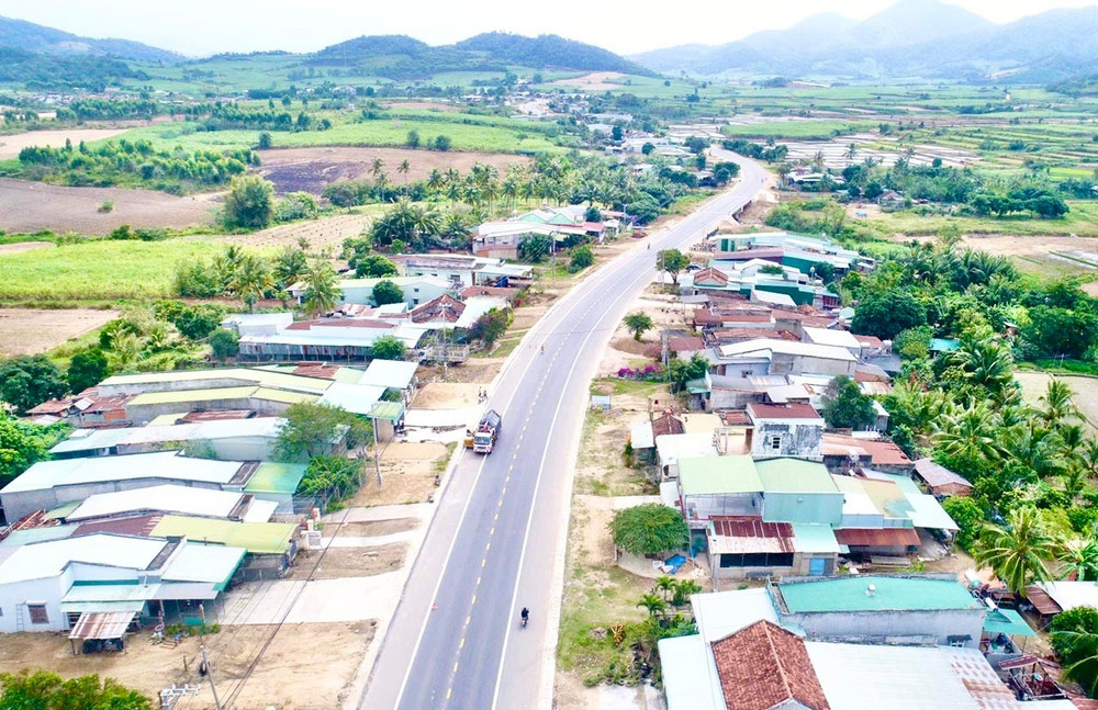 du-kien-cao-toc-quy-nhon-pleiku-co-huong-tuyen-song-song-voi-tuyen-quoc-lo-19-va-co-chi-phi-ho-tro-boi-thuong-tai-dinh-cu-hon-4715-ty-dong.jpg