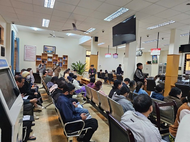 Mỗi ngày Văn phòng Đăng ký đất đai TP Buôn Ma Thuột tiếp nhận số lượng lớn hồ sơ đất đai. Mỗi ngày Văn phòng Đăng ký đất đai TP Buôn Ma Thuột tiếp nhận số lượng lớn hồ sơ đất đai.