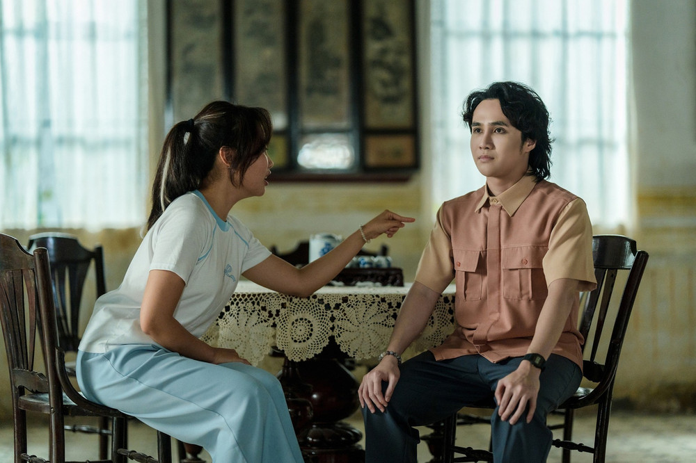 Dự án có thời điểm phát hành khá thuận lợi, hưởng lợi khi loạt phim chiếu Tết bị chê. Dự án có thời điểm phát hành khá thuận lợi, hưởng lợi khi loạt phim chiếu Tết bị chê.