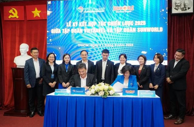 Tập đoàn Vietravel cũng ký kết hợp tác chiến lược toàn diện với Tập đoàn Sun World vào ngày 11.3 Tập đoàn Vietravel cũng ký kết hợp tác chiến lược toàn diện với Tập đoàn Sun World vào ngày 11.3