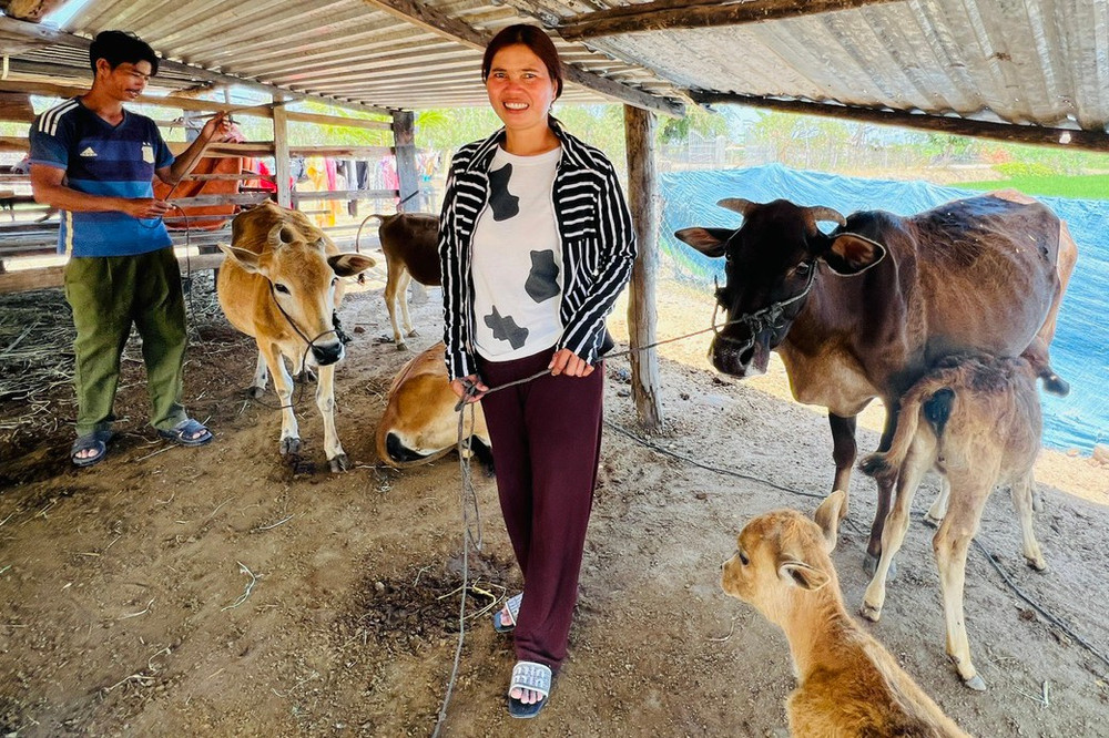Gia đình chị Rô H’Beo-Bí thư Chi bộ kiêm Trưởng thôn Sô Ma Hang, xã Ia Peng làm giàu nhờ thay đổi nếp nghĩ cách làm. Ảnh: Đ.Y gia-dinh-chi-ro-hbeo-bi-thu-chi-bo-kiem-truong-thon-so-ma-hang-xa-ia-peng-lam-giau-nho-thay-doi-nep-nghi-cach-lam-anh-dinh-yen.jpg