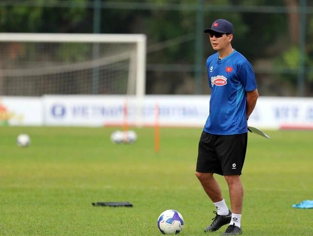 HLV Kim Sang-sik đang tích cực làm mới đội tuyển VN HLV Kim Sang-sik đang tích cực làm mới đội tuyển VN